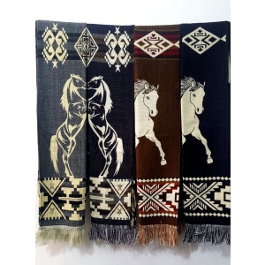 Poncho ecuatoriano caballo